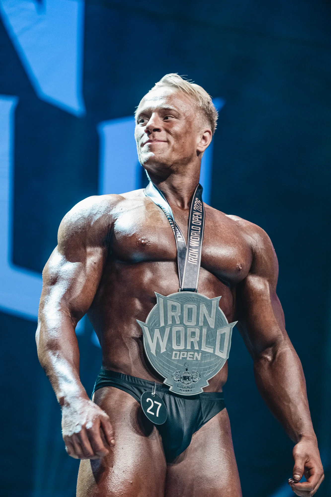 Emil med medalj från Iron World Jr Open 2026